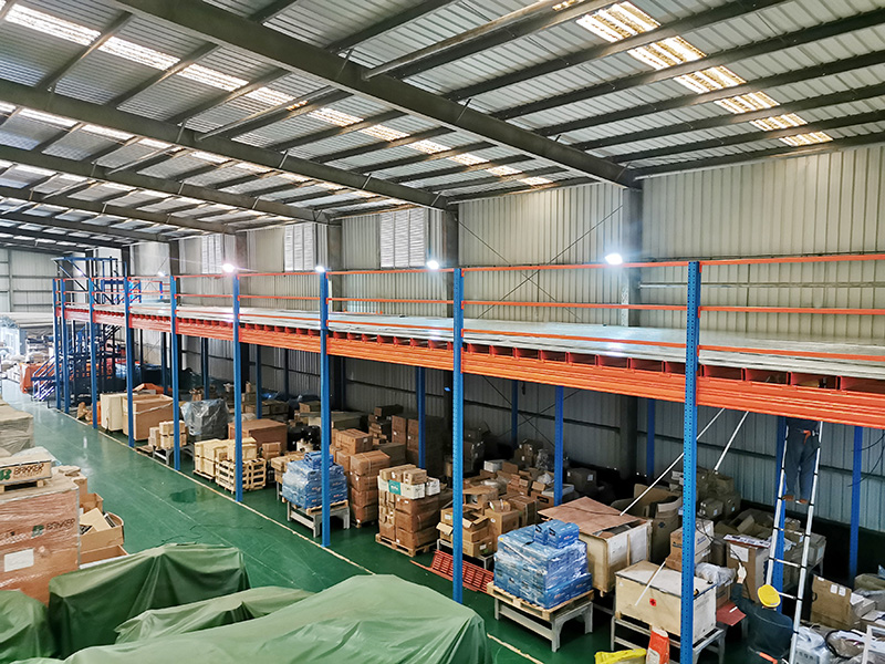 千萬別選這款閣樓貨架，我怕你用了就離不開，竟讓倉庫提升多2倍的儲物空間。